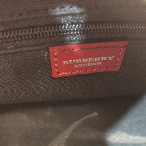 Burberry Shoulder Bag Trimmed in Red - Picture 6 of 7